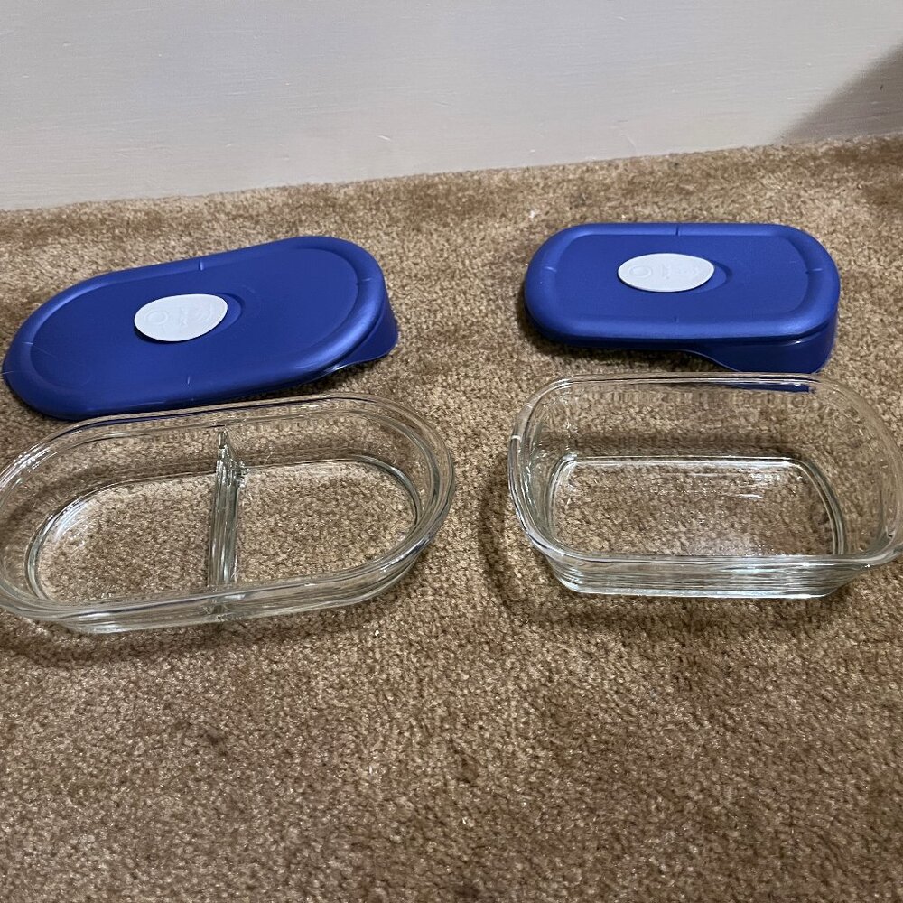 Lot of 2 Pyrex glass food storage container set with blue vented lids, like new